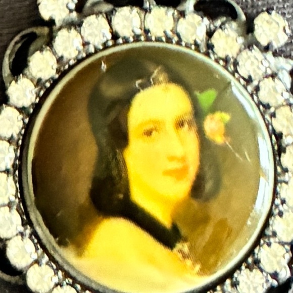Cameo pendant necklace - Picture 2 of 3